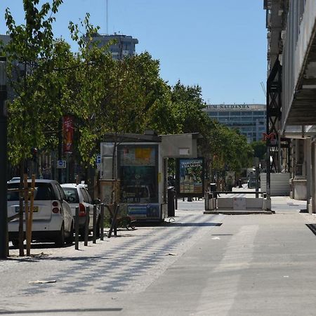 Beautiful Apartment-Campo Pequeno Home Lisbon Luaran gambar