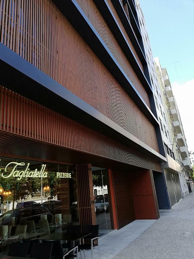 Beautiful Apartment-Campo Pequeno Home Lisbon Luaran gambar